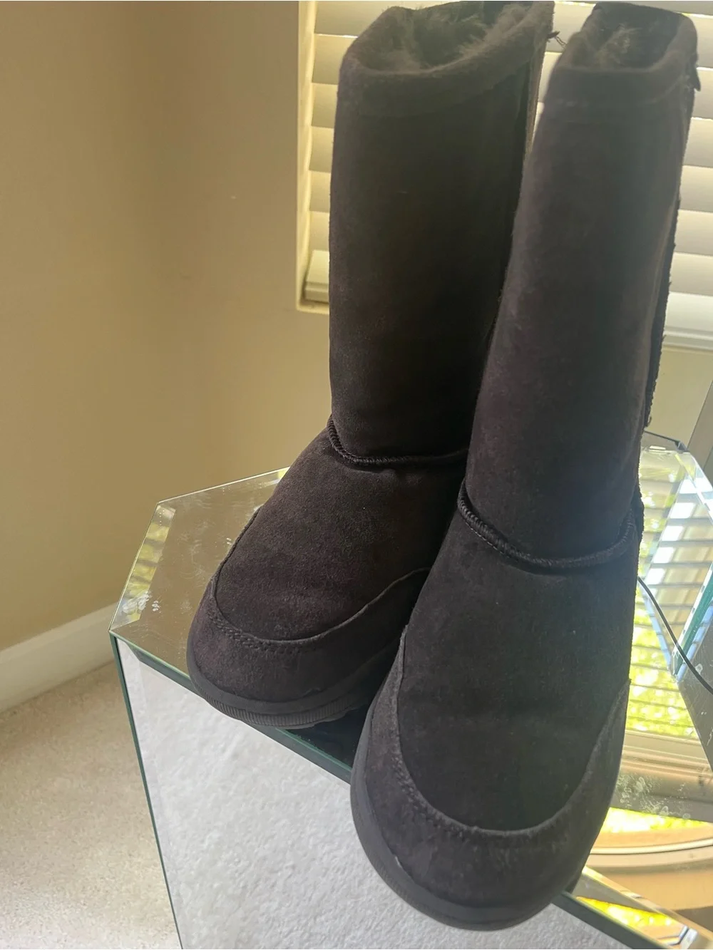 Bearpaw women’s Brown Suede Shearling-Lined Boots